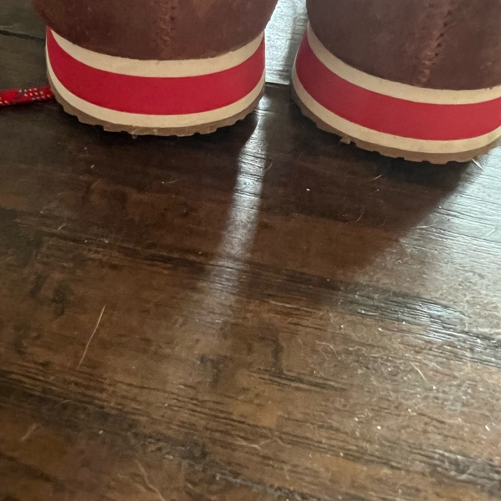 TEVA HIKING BOOTS